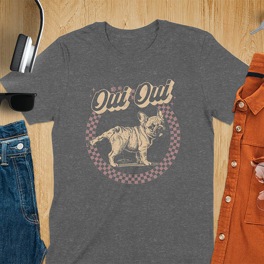French Bulldog Oui Oui pun t-shirt with checkered circle border and retro script lettering on dark heather tee